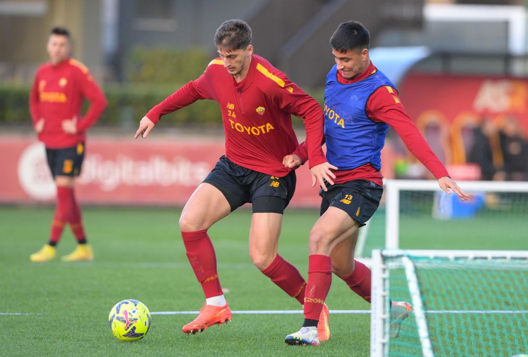 Trigoria, ripresa dopo Milan-Roma: gol di Solbakken. C’è Karsdorp – FOTO GALLERY - immagine 34
