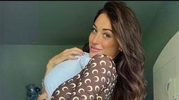 VIDEO / Lady Musso alle prese con la maternità: “Unisco l’utile al dilettevole”
