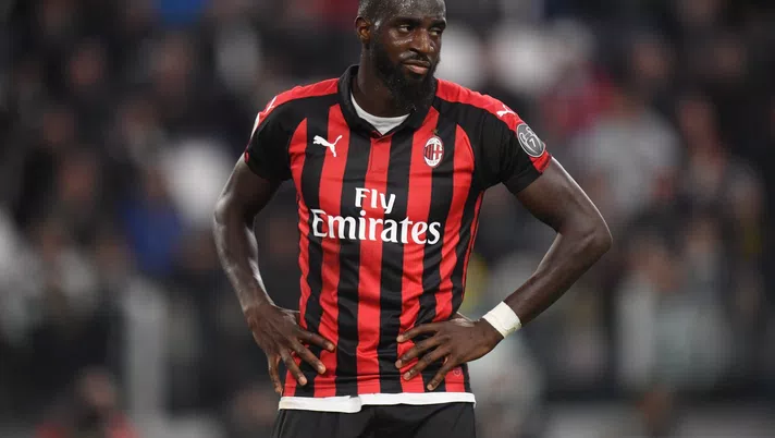 Tiémoué Bakayoko, centrocampista francese, qui con la maglia del Milan nel 2018-2019 (credits: GETTY Images)