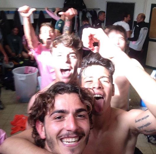 Viareggio Cup, la festa negli spogliatoi rosa. Costantino: “Quanto cuore questo Palermo!” Viareggio Cup, la festa negli spogliatoi rosa. Costantino: “Quanto cuore questo Palermo!”