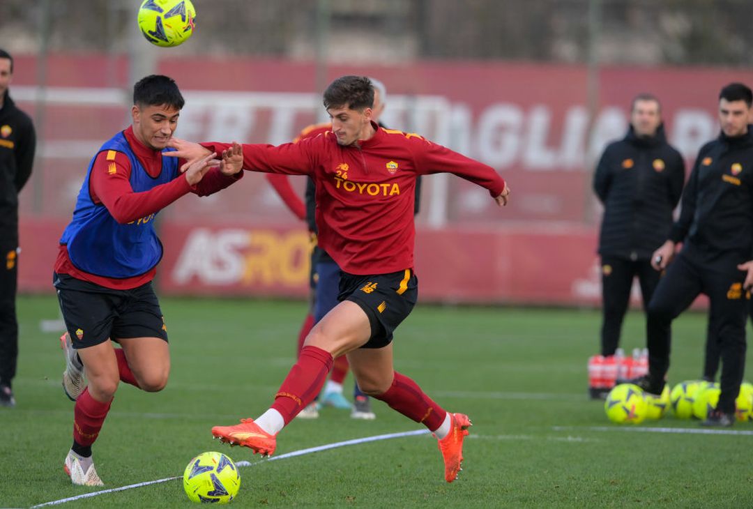 Trigoria, ripresa dopo Milan-Roma: gol di Solbakken. C’è Karsdorp – FOTO GALLERY - immagine 32