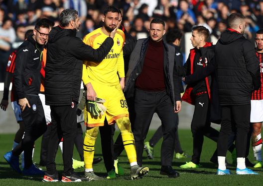 BERGAMO, ITALY - DECEMBER 22:  Gianluigi Donnarumma of AC Milan reacts after losing the Serie A match between Atalanta BC and AC Milan at Gewiss Stadium on December 22, 2019 in Bergamo, Italy.  (Photo by Marco Luzzani/Getty Images) 