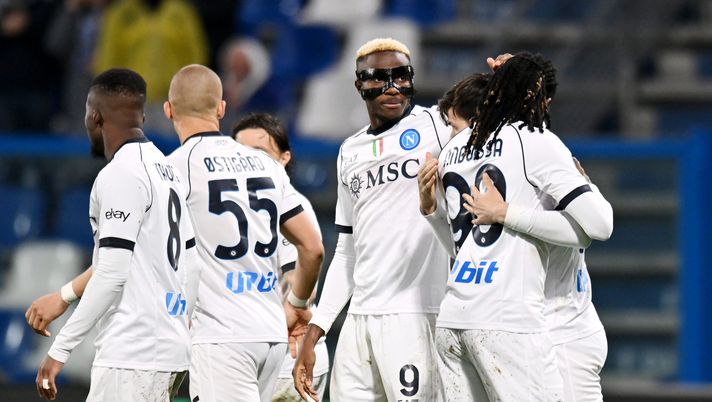 REGGIO NELL'EMILIA, ITALY - FEBRUARY 28: Victor Osimhen of SSC Napoli celebrates scoring his team's fourth goal and his hat-trick with teammates during the Serie A TIM match between US Sassuolo and SSC Napoli at Mapei Stadium - Citta' del Tricolore on February 28, 2024 in Reggio nell'Emilia, Italy. (Photo by Alessandro Sabattini/Getty Images) Napoli juve