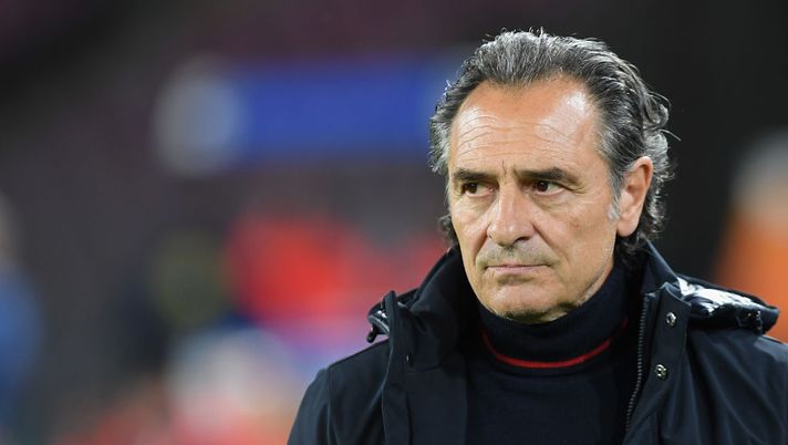 NAPLES, ITALY - APRIL 07:  Coach of Genoa CFC Cesare Prandelli gestures during the Serie A match between SSC Napoli and Genoa CFC at Stadio San Paolo on April 7, 2019 in Naples, Italy.  (Photo by Francesco Pecoraro/Getty Images) 