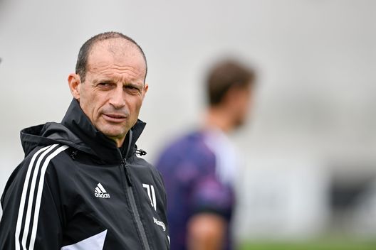 TURIN, ITALY - MAY 17: Massimiliano Allegri of Juventus during a training session ahead of their UEFA Europa League semi-final second leg match against Sevilla FC at Estadio Ramon Sanchez Pizjuan on May 17, 2023 in Turin, Italy. (Photo by Daniele Badolato - Juventus FC/Juventus FC via Getty Images) Allegri