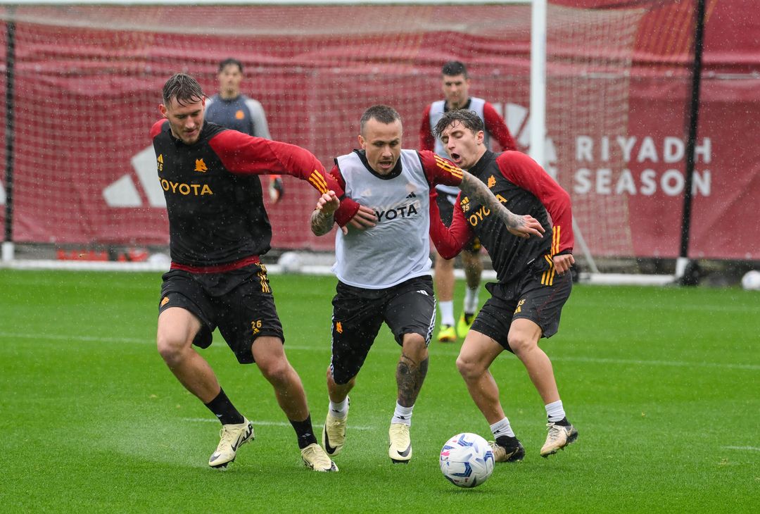 Roma, la ripresa degli allenamenti sotto la pioggia a Trigoria – FOTOGALLERY - immagine 52
