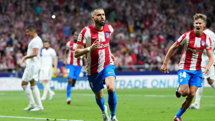 MADRID, SPAIN - MAY 08: Yannick Ferreira Carrasco of Atletico Madrid celebrates scoring their side's first goal from a penalty during the La Liga Santander match between Club Atletico de Madrid and Real Madrid CF at Estadio Wanda Metropolitano on May 08, 2022 in Madrid, Spain. (Photo by Juan Manuel Serrano Arce/Getty Images) Madrid, Real stavolta niente remuntada: l’Atletico stata il tabù derby al Wanda- immagine 1