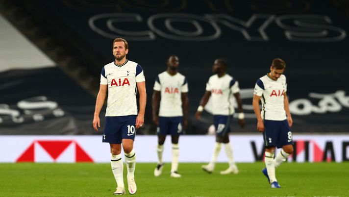 LONDON, ENGLAND - OCTOBER 18: Harry Kane of Tottenham Hotspur looks dejected after his team concede during the Premier League match between Tottenham Hotspur and West Ham United at Tottenham Hotspur Stadium on October 18, 2020 in London, England. Sporting stadiums around the UK remain under strict restrictions due to the Coronavirus Pandemic as Government social distancing laws prohibit fans inside venues resulting in games being played behind closed doors. (Photo by Clive Rose/Getty Images) LONDON, ENGLAND - OCTOBER 18: Harry Kane of Tottenham Hotspur looks dejected after his team concede during the Premier League match between Tottenham Hotspur and West Ham United at Tottenham Hotspur Stadium on October 18, 2020 in London, England. Sporting stadiums around the UK remain under strict restrictions due to the Coronavirus Pandemic as Government social distancing laws prohibit fans inside venues resulting in games being played behind closed doors. (Photo by Clive Rose/Getty Images)
