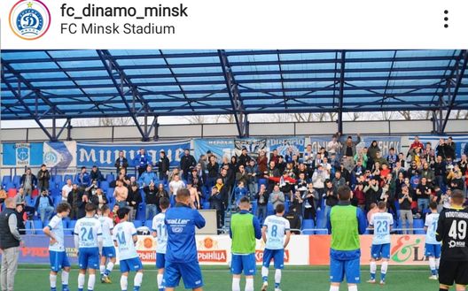 I giocatori della Dinamo subito dopo il derby perso... 