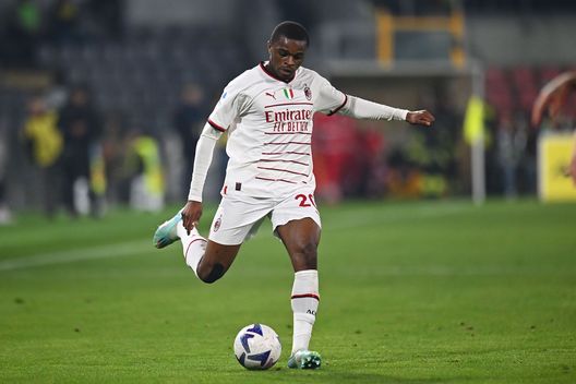 Pierre Kalulu (difensore AC Milan), qui durante Cremonese-Milan 0-0 (Serie A 2022-2023) | News (Getty Images) Pierre Kalulu AC Milan Cremonese-Milan 0-0 Serie A 2022-2023