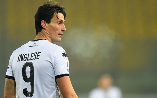 PARMA, ITALY - JANUARY 13: Roberto Inglese of Parma Calcio looks on during the Serie A match between Parma Calcio and US Lecce at Stadio Ennio Tardini on January 13, 2020 in Parma, Italy. (Photo by Alessandro Sabattini/Getty Images) PARMA, ITALY - JANUARY 13: Roberto Inglese of Parma Calcio looks on during the Serie A match between Parma Calcio and US Lecce at Stadio Ennio Tardini on January 13, 2020 in Parma, Italy. (Photo by Alessandro Sabattini/Getty Images)