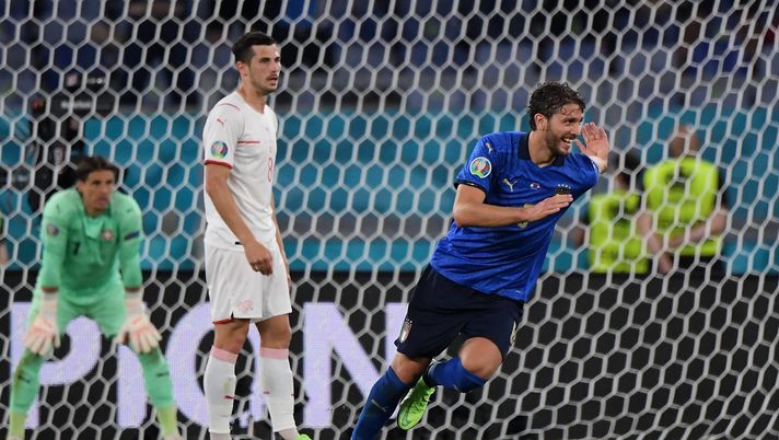 ROME, ITALY - JUNE 16: Manuel Locatelli of Italy celebrates after scoring their side's second goal during the UEFA Euro 2020 Championship Group A match between Italy and Switzerland at Olimpico Stadium on June 16, 2021 in Rome, Italy. (Photo by Alberto Lingria - Pool/Getty Images) 