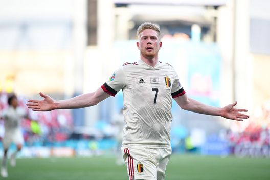 De Bruyne (Photo by Stuart Franklin/Getty Images) De Bruyne (Photo by Stuart Franklin/Getty Images)