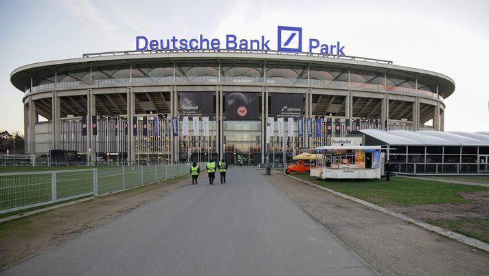 Eintracht-Napoli, caos nel settore ospiti: ecco cosa sta succedendo. I dettagli - immagine 1