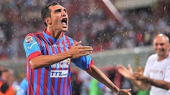 Catania midfielder Francesco Lodi celebrates after scoring during the Serie A soccer match between Catania and Genoa at the Angelo Massimino stadium in Catania, Italy, Sunday, Sept. 2, 2012. (AP Photo/Carmelo Imbesi)