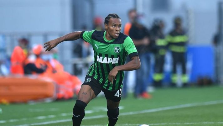 REGGIO NELL'EMILIA, ITALY - OCTOBER 02: Armand Lauriente of US Sassuolo in action during the Serie A match between US Sassuolo and Salernitana at Mapei Stadium - Citta' del Tricolore on October 02, 2022 in Reggio nell'Emilia, Italy. (Photo by Alessandro Sabattini/Getty Images) Buone notizie per chi ha in rosa questi sette giocatori: chi sale al fantacalcio- immagine 1