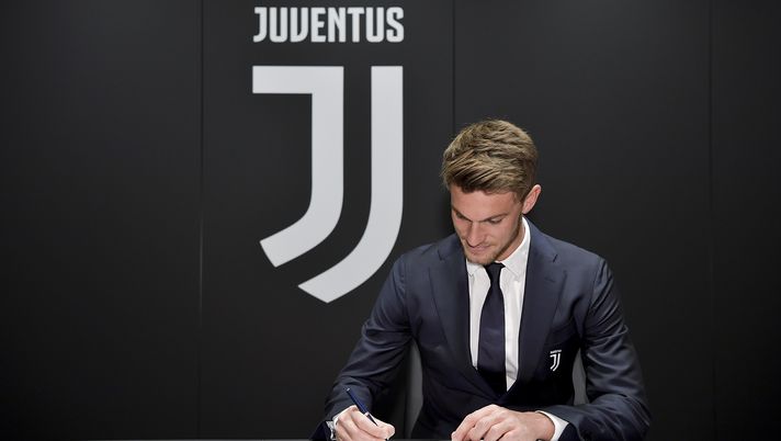 TURIN, ITALY - MARCH 28: Juventus player Daniele Rugani extends his contract with Juventus at Juventus headquarters on March 28, 2019 in Turin, Italy. (Photo by Daniele Badolato - Juventus FC/Juventus FC via Getty Images) 