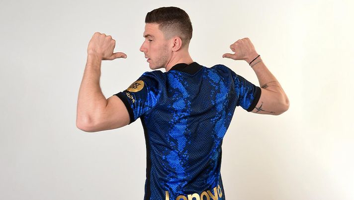 VIDEO / Inter, Gosens ad Appiano: il primo allenamento del giocatore VIDEO / Inter, Gosens ad Appiano: il primo allenamento del giocatore - immagine 1