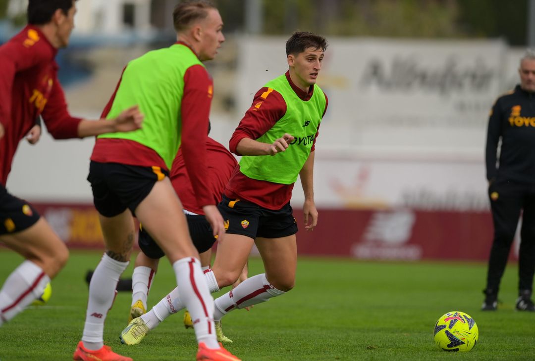 Roma, c’è Wijnaldum in gruppo. E torna anche Rui Patricio – FOTO GALLERY - immagine 41