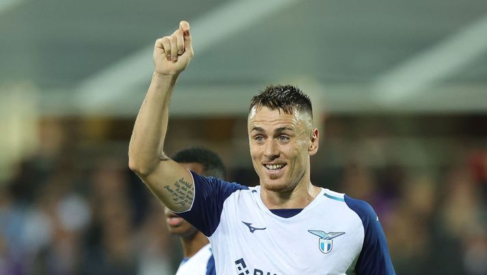 FLORENCE, ITALY - OCTOBER 10: Patricio Gabarrón Gil known as Patric of SS Lazio reacts during the Serie A match between ACF Fiorentina and SS Lazio at Stadio Artemio Franchi on October 10, 2022 in Florence, Italy. (Photo by Gabriele Maltinti/Getty Images) Lazio, novità Patric e rischia Lazzari: le prove di formazione in allenamento - immagine 1