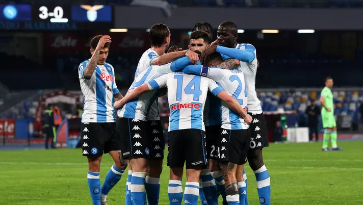 NAPLES, ITALY - APRIL 22: Dries Mertens of SSC Napoli celebrates after scoring their sides fourth goal with team mates during the Serie A match between SSC Napoli  and SS Lazio at Stadio Diego Armando Maradona on April 22, 2021 in Naples, Italy. Sporting stadiums around Italy remain under strict restrictions due to the Coronavirus Pandemic as Government social distancing laws prohibit fans inside venues resulting in games being played behind closed doors. (Photo by Francesco Pecoraro/Getty Images)