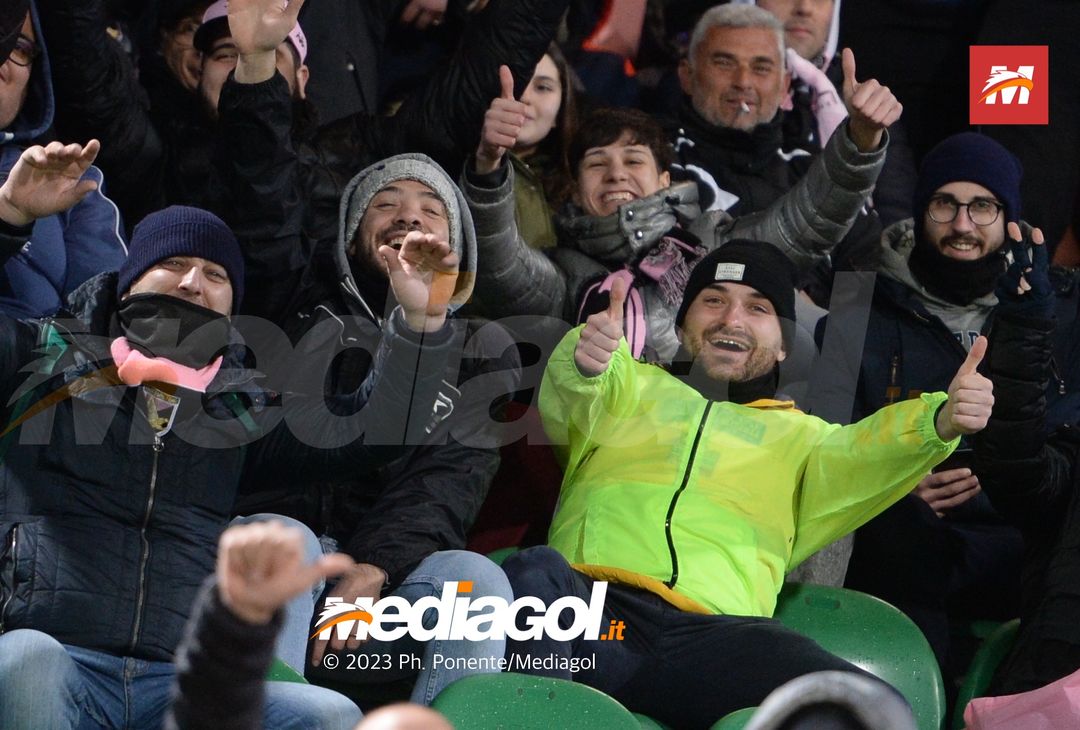 FOTOTIFO Palermo-Ternana 0-0, gli scatti ai tifosi al “Renzo Barbera” (Gallery) - immagine 41