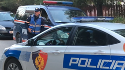 Tirana è bianco-blu: il coro dei tifosi vittoriosi nel derby contro il Partizani capolista