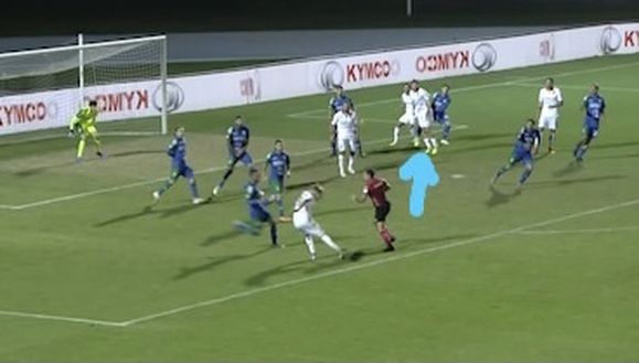 L'azione della rete annullata a Nicastro al 65' L'azione della rete annullata a Nicastro al 65'