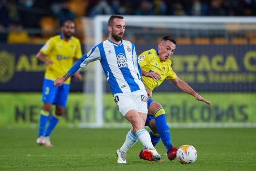 (Photo by Fran Santiago/Getty Images) Espanyol, capitan Darder: “Vincere il derby contro il Barça sarebbe il mio regalo di compleanno”- immagine 2
