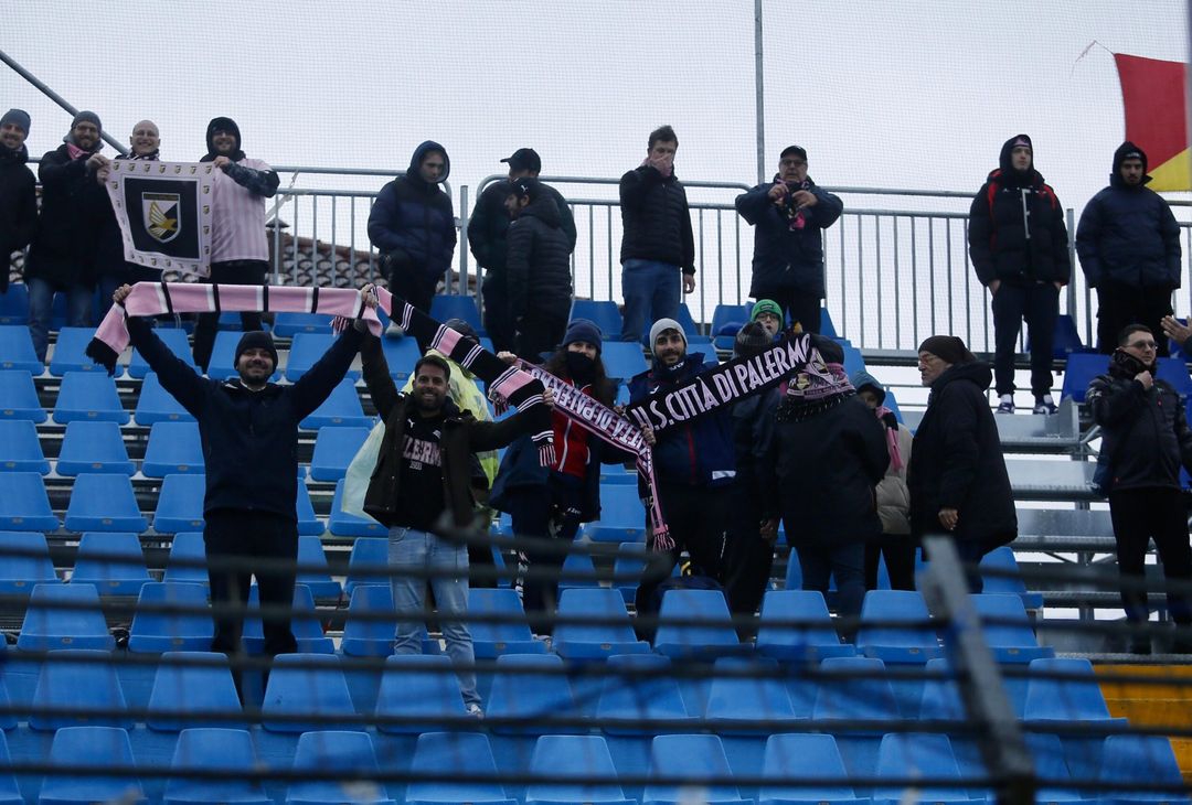 FOTOTIFO Lecco-Palermo 0-1, gli scatti ai tifosi al “Rigamonti-Ceppi” (GALLERY) - immagine 7