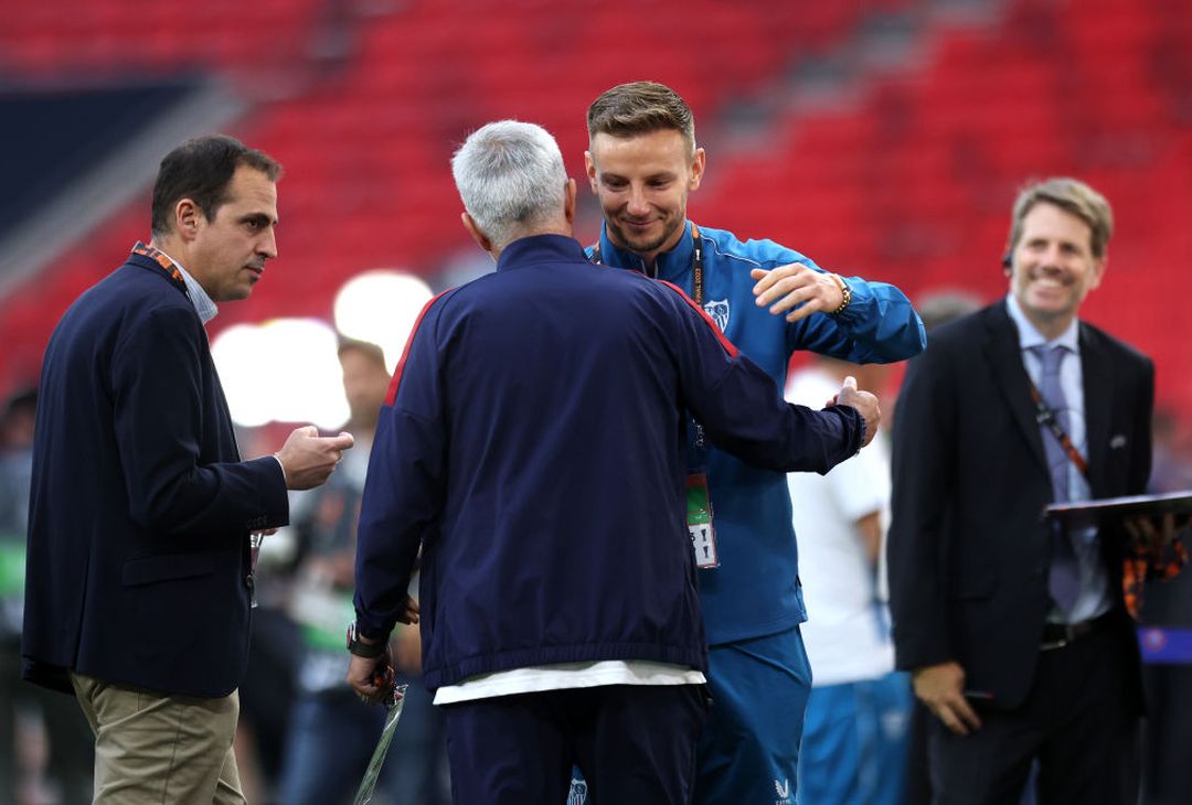 La Roma sul prato della Puskas Arena. Domani la finale – FOTO GALLERY - immagine 39