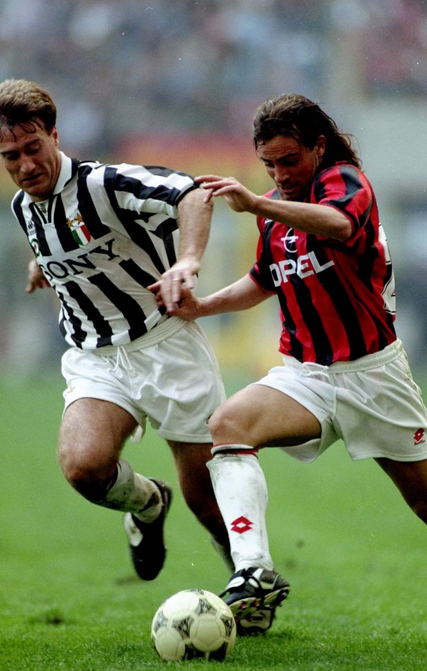  Didier Deschamps e Marco Simone durante uno Juventus-Milan (credits: GETTY Images) 