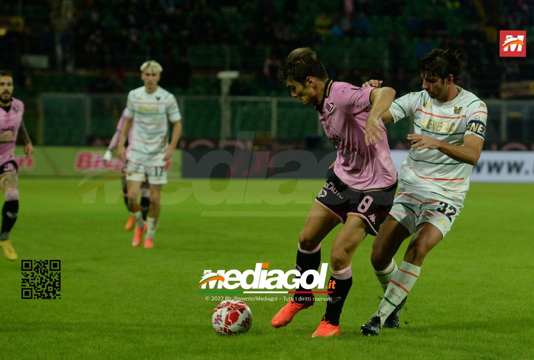 FOTO Palermo-Venezia 0-1, 14ª giornata di Serie B 2022-2023 (Gallery) - immagine 37