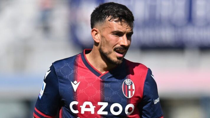 BOLOGNA, ITALY - APRIL 15: Nicola Sansone of Bologna FC looks on during the Serie A match between Bologna FC and AC MIlan at Stadio Renato Dall'Ara on April 15, 2023 in Bologna, Italy. (Photo by Alessandro Sabattini/Getty Images) NEWS – Sansone al Lecce! Pogba, Chiesa, Malinovskyi, Messias, Sanches, Sanabria… - immagine 1