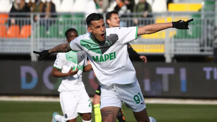 Gianluca Scamacca è un nuovo attaccante del West Ham
