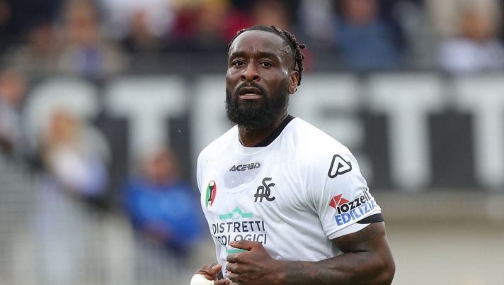 Un club di Serie A sfida la Fiorentina per Nzola. Domani incontro con lo Spezia - immagine 1