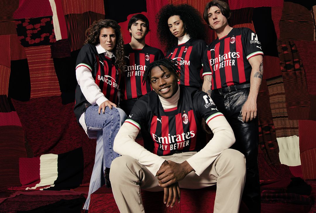 PUMA e AC Milan lanciano la nuova prima maglia 2022-2023 | FOTO - immagine 20