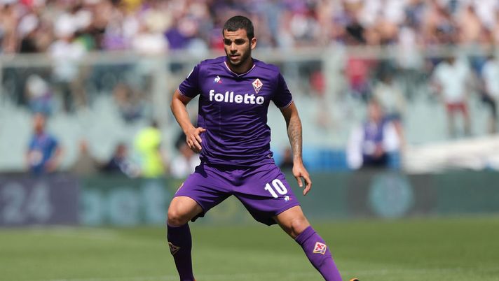 FLORENCE, ITALY - MAY 13: Valentin Eysseric of ACF Fiorentina in action during the serie A match between ACF Fiorentina and Cagliari Calcio at Stadio Artemio Franchi on May 13, 2018 in Florence, Italy.  (Photo by Gabriele Maltinti/Getty Images)  FLORENCE, ITALY - MAY 13: Valentin Eysseric of ACF Fiorentina in action during the serie A match between ACF Fiorentina and Cagliari Calcio at Stadio Artemio Franchi on May 13, 2018 in Florence, Italy.  (Photo by Gabriele Maltinti/Getty Images)