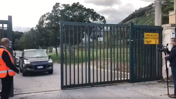 Palermo, clima surreale a Boccadifalco: volti scuri e tutti in silenzio Palermo, clima surreale a Boccadifalco: volti scuri e tutti in silenzio