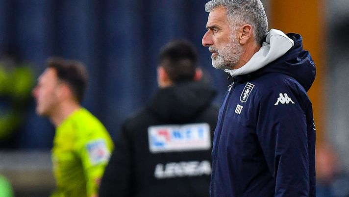 GENOA, ITALY - JANUARY 9: Mauro Tassotti assistant coach of Genoa looks on during the Serie A match between Genoa CFC and Spezia Calcio at Stadio Luigi Ferraris on January 9, 2022 in Genoa, Italy. (Photo by Getty Images) Genoa battuto anche nel derby ligure e la società si aggrappa a Yeboah - immagine 1