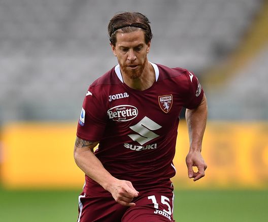  TURIN, ITALY - APRIL 26: Cristian Ansaldi of Torino FC in action during the Serie A match between Torino FC and SSC Napoli at Stadio Olimpico di Torino on April 26, 2021 in Turin, Italy. (Photo by Valerio Pennicino/Getty Images) 
