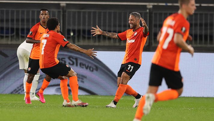 Shakhtar Donetsk's Brazilian midfielder Taison (L) celebrates with Shakhtar Donetsk's Ukrainian midfielder Marlos scoring the 2:0 during the UEFA Europa League quarter-final football match Shakhtar Donetsk v FC Basel at the Arena Aufschalke on August 11, 2020 in Gelsenkirchen, western Germany. (Photo by Lars Baron / POOL / AFP) (Photo by LARS BARON/POOL/AFP via Getty Images) Shakhtar Donetsk's Brazilian midfielder Taison (L) celebrates with Shakhtar Donetsk's Ukrainian midfielder Marlos scoring the 2:0 during the UEFA Europa League quarter-final football match Shakhtar Donetsk v FC Basel at the Arena Aufschalke on August 11, 2020 in Gelsenkirchen, western Germany. (Photo by Lars Baron / POOL / AFP) (Photo by LARS BARON/POOL/AFP via Getty Images)