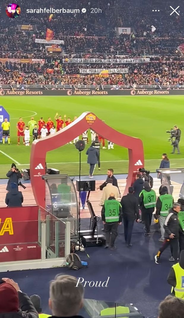 De Rossi, dedica d’amore della moglie e gaffe: pubblica lo striscione per Mourinho- immagine 3