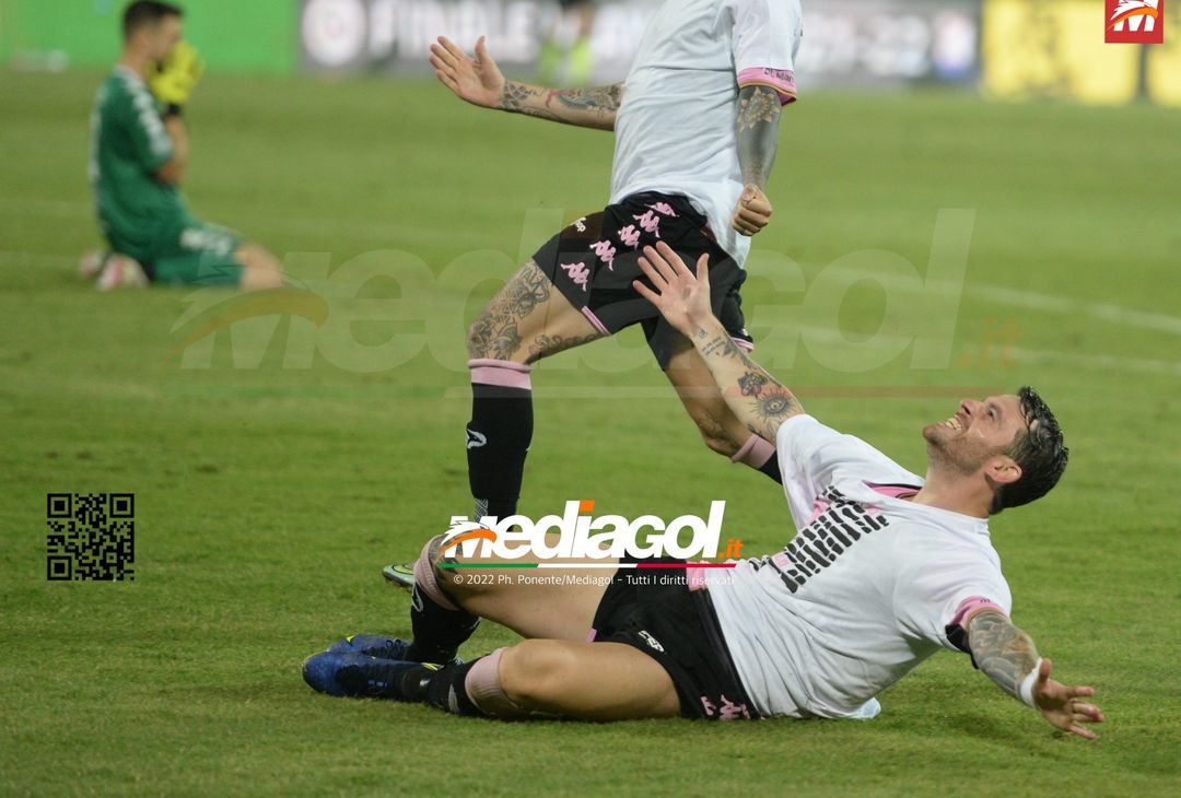 FOTO Palermo in Serie B, i festeggiamenti dei rosanero al Renzo Barbera (Gallery) - immagine 99