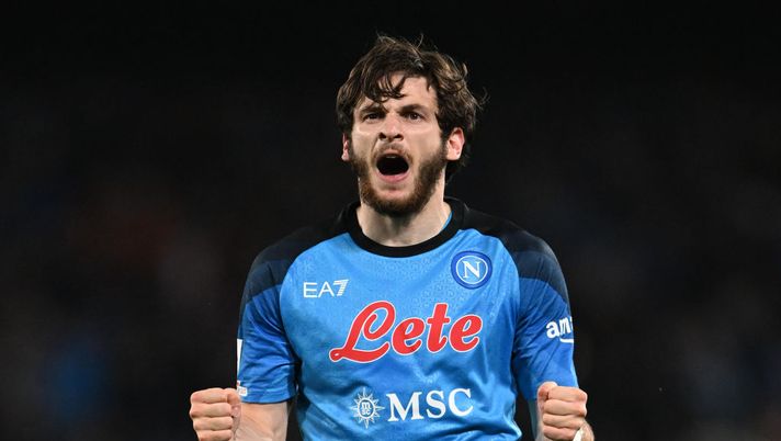 NAPLES, ITALY - MARCH 11: Khvicha Kvaratskhelia of SSC Napoli celebrates after scoring the team's first goal during the Serie A match between SSC Napoli and Atalanta BC at Stadio Diego Armando Maradona on March 11, 2023 in Naples, Italy. (Photo by Francesco Pecoraro/Getty Images) Gazzetta, voto da urlo per Kvaratskhelia: “È l’essenza del calcio, numeri di alta classe” - immagine 1