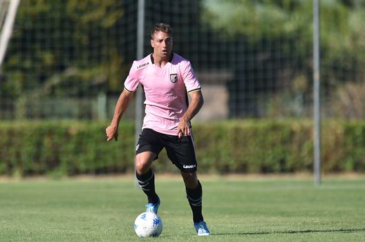 PALERMO, ITALY - JULY 30: Thiago Cionek of Palermo in action during a friendly match between US Citta' di Palermo and Monreale at Carmelo Onorato training center on July 30, 2017 in Palermo, Italy. (Photo by Tullio M. Puglia/Getty Images) PALERMO, ITALY - JULY 30: Thiago Cionek of Palermo in action during a friendly match between US Citta' di Palermo and Monreale at Carmelo Onorato training center on July 30, 2017 in Palermo, Italy. (Photo by Tullio M. Puglia/Getty Images)