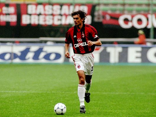Paolo Maldini ai tempi da giocatore del Milan. Paolo Maldini ai tempi da giocatore del Milan.
