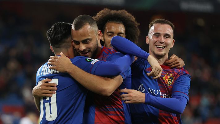 BASEL, SWITZERLAND - SEPTEMBER 30: Arthur Cabral of FC Basel celebrates with team mate Liam Millar and Matias Palacios after scoring their sides first goal during the UEFA Europa Conference League group H match between FC Basel and FK Kairat at St Jakob-Park on September 30, 2021 in Basel, Switzerland. (Photo by Alex Grimm/Getty Images) BASEL, SWITZERLAND - SEPTEMBER 30: Arthur Cabral of FC Basel celebrates with team mate Liam Millar and Matias Palacios after scoring their sides first goal during the UEFA Europa Conference League group H match between FC Basel and FK Kairat at St Jakob-Park on September 30, 2021 in Basel, Switzerland. (Photo by Alex Grimm/Getty Images)