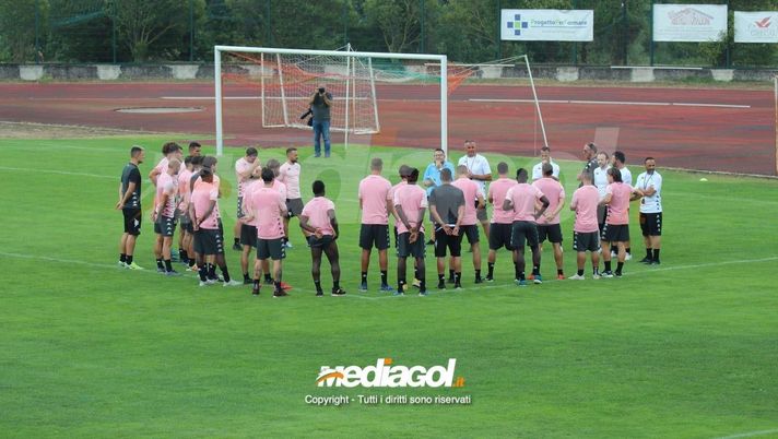 Palermo, terminato il primo giorno di ritiro: domani Giron in conferenza 