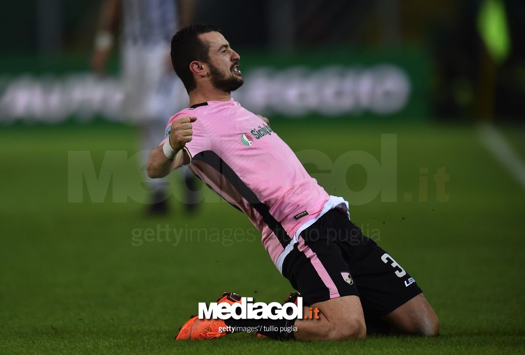  PALERMO, ITALY - FEBRUARY 27:  Ilija Nestorovski of Palermo celebrates after scoring his team's fourth goal during the Serie B match between US Citta di Palermo and Ascoli Picchio on February 27, 2018 in Palermo, Italy.  (Photo by Tullio M. Puglia/Getty Images) 